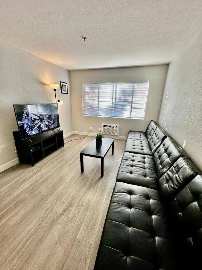 Entire Apartment + Parking Los Angeles Extérieur photo